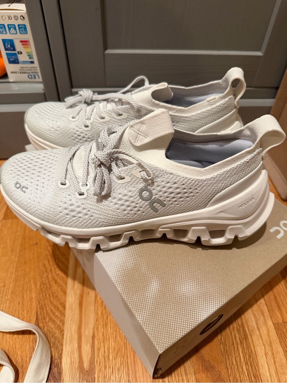 On Running cloud x tempo Women's ivory